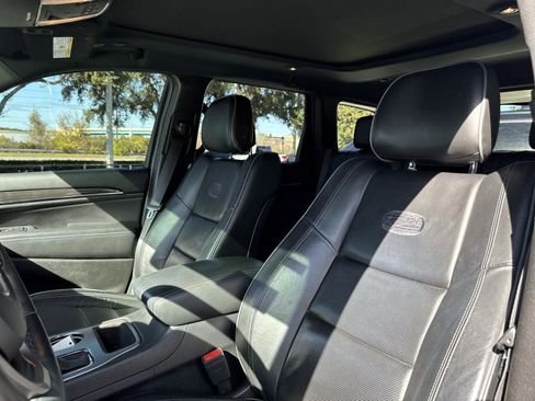 Used 2019 Jeep Grand Cherokee Overland image 10