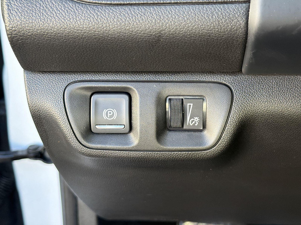 Used 2023 GMC Acadia SLE FWD image 16