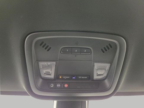 Certified 2023 Chevrolet Traverse LT image 23