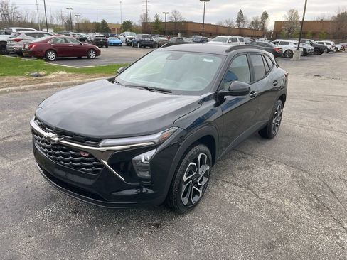 New 2026 Chevrolet Trax RS image 3