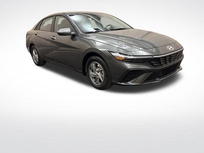 New 2026 Hyundai Elantra SE