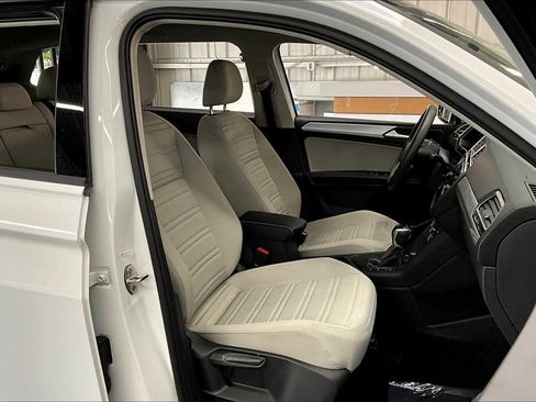 Used 2022 Volkswagen Tiguan S image 10