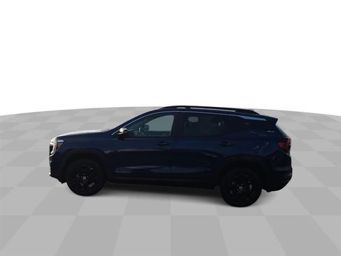 Used 2023 GMC Terrain SLE w/ Driver Convenience Package image 5