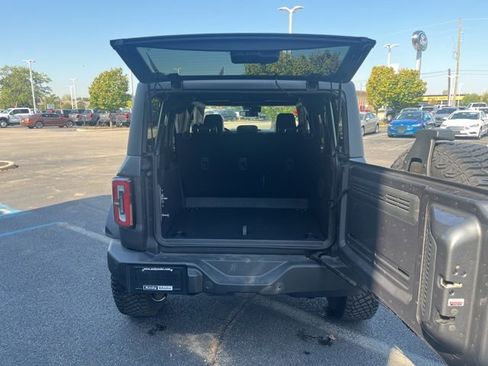 Used 2024 Ford Bronco Wildtrak image 11