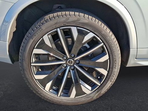 Certified 2026 Volvo XC90 B6 Plus AWD/4WD image 33