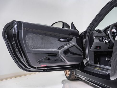 Certified 2025 Porsche 718 Cayman GT4 RS RWD image 29