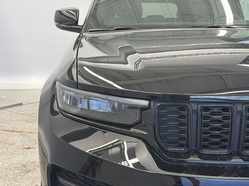 Certified 2024 Jeep Grand Cherokee Altitude AWD/4WD image 4