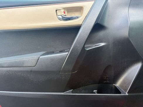 Used 2015 Toyota Corolla LE image 25