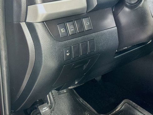 Used 2019 Toyota Highlander XLE image 10