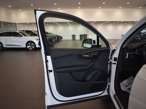 Used 2023 Audi Q7 3.0T Premium Plus AWD/4WD image 9