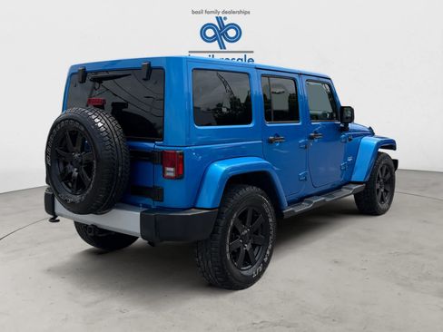 Used 2015 Jeep Wrangler Unlimited Sahara AWD/4WD image 6
