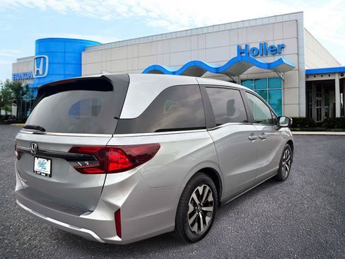 Certified 2025 Honda Odyssey EX-L image 4