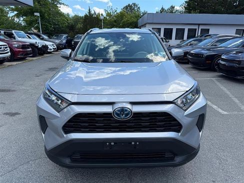 Used 2021 Toyota RAV4 LE AWD/4WD image 3