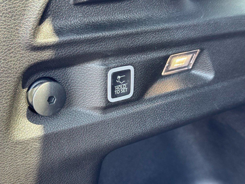 Used 2024 Jeep Grand Cherokee L Limited RWD image 43