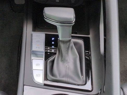 Certified 2024 Hyundai Elantra Limited FWD image 18