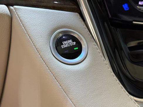 Used 2018 Cadillac Escalade Luxury image 38