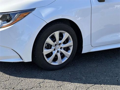 Used 2025 Toyota Corolla LE image 7