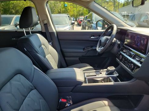 New 2026 Nissan Pathfinder Platinum w/ Cargo Package FWD image 33