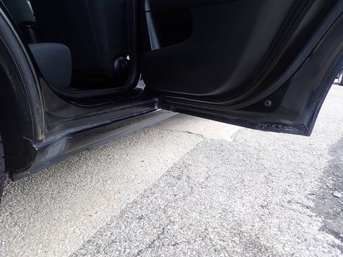 Used 2013 Dodge Avenger SE FWD image 28