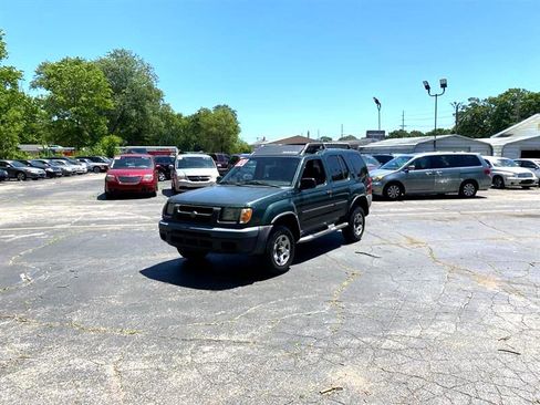 Used 2000 Nissan Xterra XE image 1