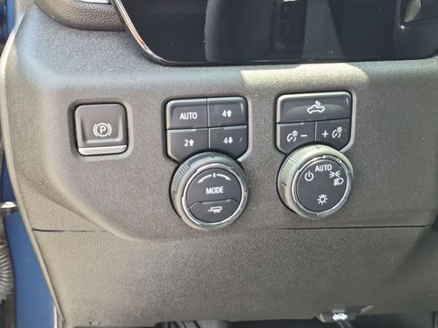 Used 2023 Chevrolet Silverado 1500 LT AWD/4WD image 18