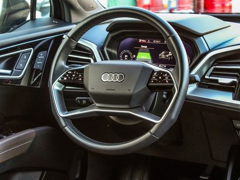 Used 2023 Audi Q4 e-tron Premium Plus w/ Premium Plus image 25