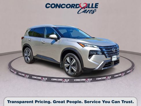 Used 2024 Nissan Rogue SL AWD/4WD image 1