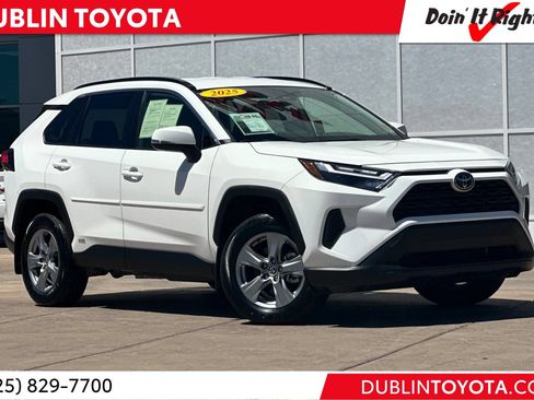 Used 2025 Toyota RAV4 XLE AWD/4WD image 1