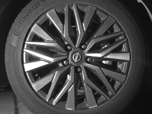 Used 2025 Nissan Altima 2.5 SV FWD image 13