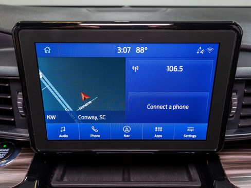 Used 2021 Ford Explorer Limited w/ Equipment Group 301A RWD image 18
