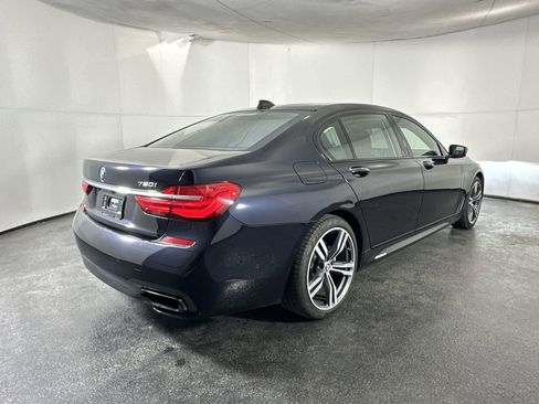 Used 2019 BMW 750i w/ Executive Package image 11