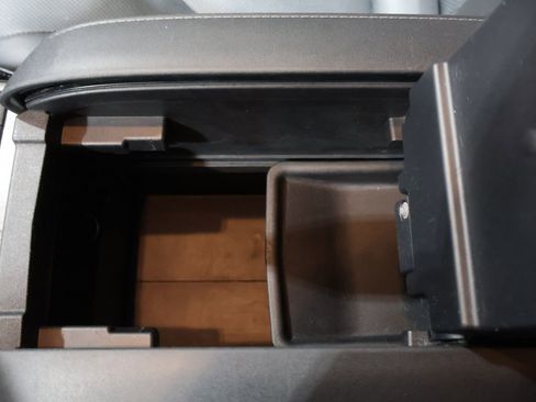 Used 2021 Toyota Highlander Limited image 32