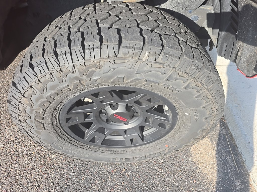 Used 2016 Toyota Tacoma TRD Off-Road w/ Towing Package AWD/4WD image 5