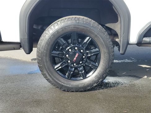 Used 2024 GMC Sierra 2500 AT4 w/ AT4 Premium Plus Package image 6