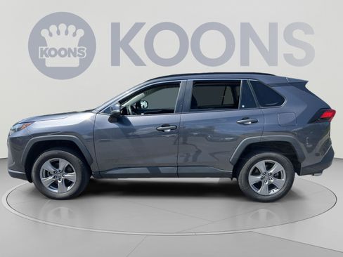 Used 2024 Toyota RAV4 XLE AWD/4WD image 2