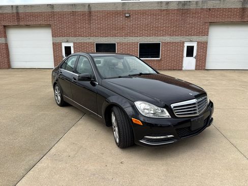 Used 2012 Mercedes-Benz C 300 4MATIC Sedan w/ Premium 1 Pkg image 3