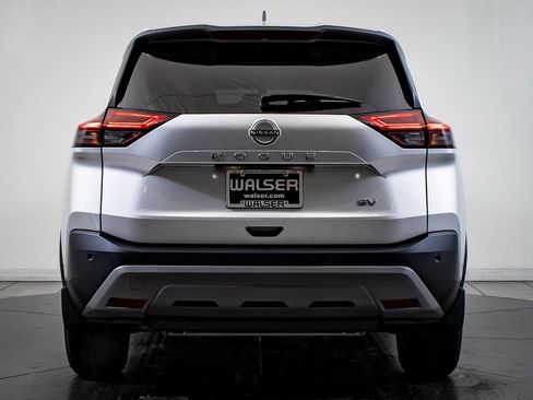 Used 2023 Nissan Rogue SV image 10