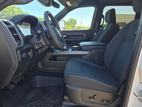Used 2025 RAM 2500 Laramie AWD/4WD image 9