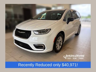 Used 2026 Chrysler Pacifica Limited
