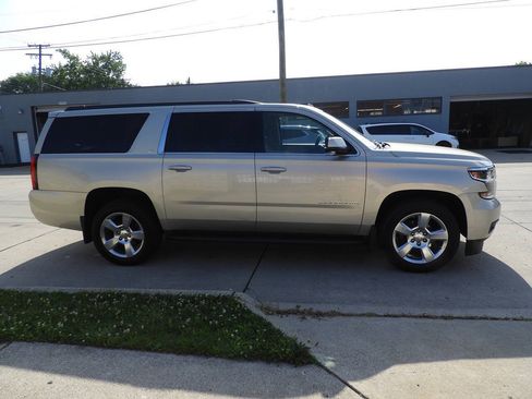 Used 2015 Chevrolet Suburban LT AWD/4WD image 10