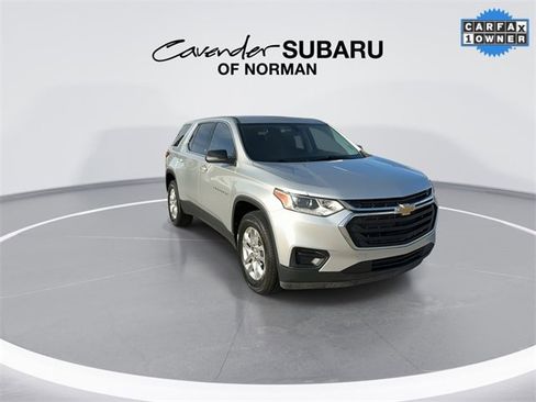 Used 2021 Chevrolet Traverse LS image 3