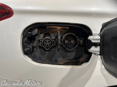 Used 2018 Mitsubishi Outlander SEL AWD/4WD image 39