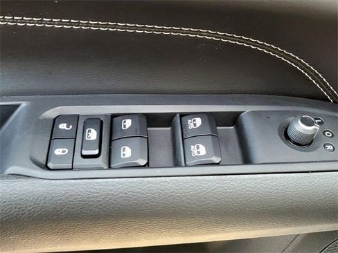 Used 2024 Jeep Compass Limited w/ High Altitude Package image 35