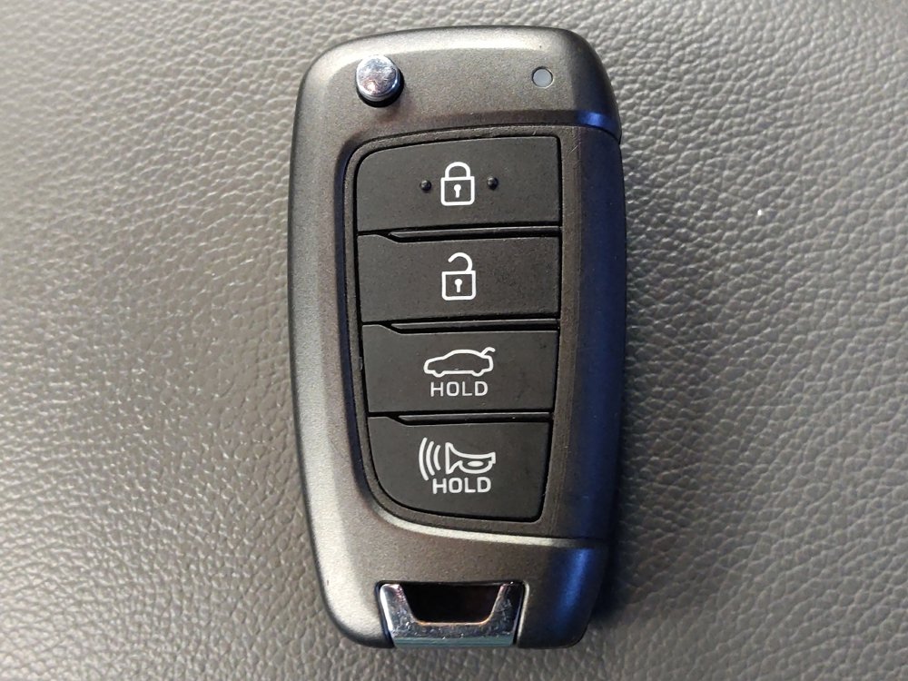 Used 2021 Hyundai Elantra SE FWD image 32