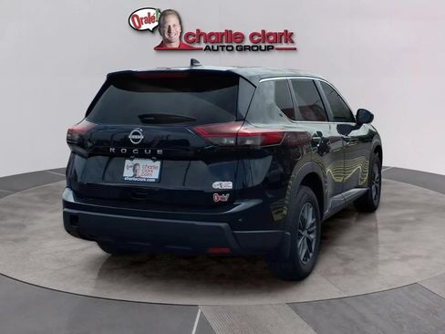 Used 2025 Nissan Rogue S FWD image 5
