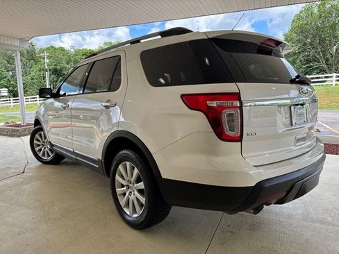 Used 2015 Ford Explorer XLT w/ Equipment Group 201B AWD/4WD image 9