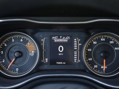 Used 2019 Jeep Cherokee Sport FWD image 25