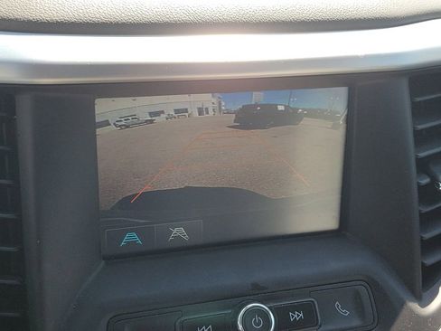 Used 2018 GMC Acadia SLE image 12