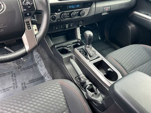 Used 2021 Toyota Tacoma SR5 AWD/4WD image 20