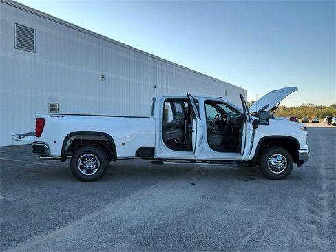 New 2026 Chevrolet Silverado 3500 LT w/ Leather Package image 16